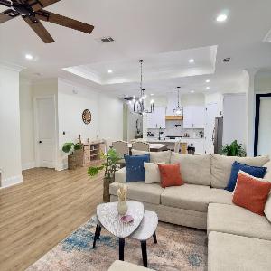 Spacious Luxury Home | 10 Mins to New Orleans