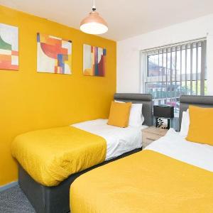 Arena Central 3 Bedrooms Free Parking Perfect for Contractors Relocation and Professional Stays