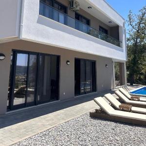 Villa Amara -Luxury Villa with Private Pool & Hot Tub