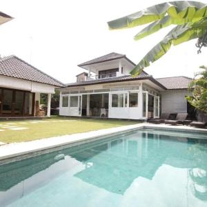 Modern 3BR Villa with Pool 5min to Beach