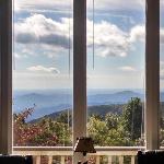 Highridge Court 19 with Wintergreen Advantage Roseland Virginia