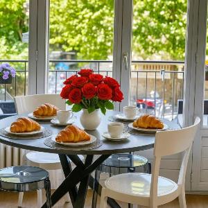 FRGK 2BDR Stanislas Apartment Terrace Central Cannes AC & ULTRA FAST Wi-Fi