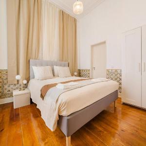 Luxury 5BR Apt Central Lisbon Castle Views wAC