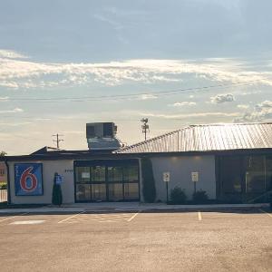 Studio 6 Rockford IL – RFD Airport