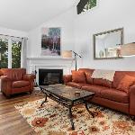 Laurelwood 25 with Wintergreen Advantage Roseland