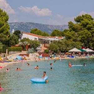 Apartments with parking space Kastel Stafilic Kastela - 24155