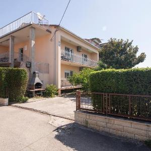 Apartments with parking space Kastel Stari Kastela - 24752