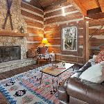 Kit’s Cabin Log Cabin Retreat in Indianapolis Indiana