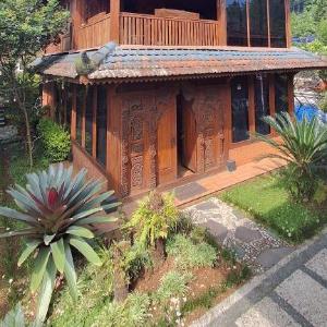 Villa Rosewood