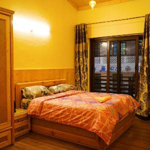 Echo 1BR close to Mall Road and Naini Lake