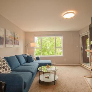 2BR in Deer Lodge Epic Location Private Covered Patio Free Parking