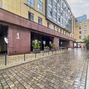 Bright Studio with Air Conditioning and Parking by Noclegi Renters