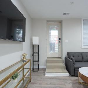 NICE 1BR Apartment near Metro
