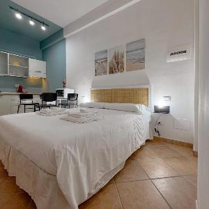 Monolocale moderno e funzionale by Host Hero