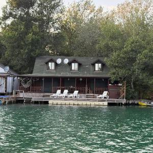 Secret House Bojana