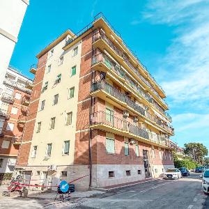 Jackson Apartment 3Piano vicino al mare Rif A821