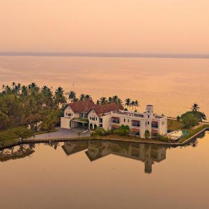 The Lake Manor