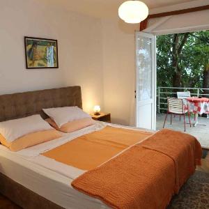 Apartments in Selce 54678