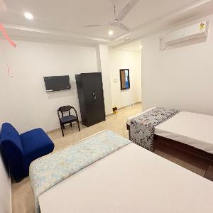 Maa Kushmanda Guest House