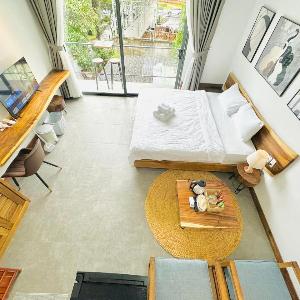 303MSNK Luxe Spacious Studio l Balcony