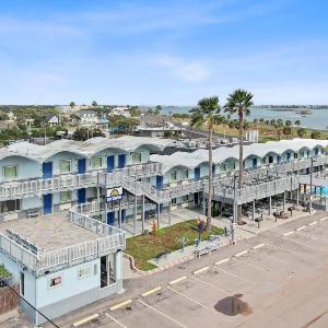 Blue Wave Inn