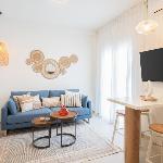 2BR Beatiful Apt In Thissio Near Agora & Acropolis Athens