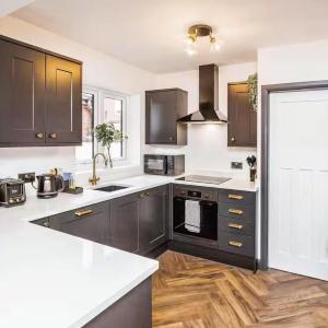 Cottage By Canal and Centre By Cheshire Escapes