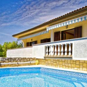 Holiday Home Villa Laura - Krk by Villas Guide