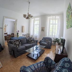 Grand Central 2BR Apartment