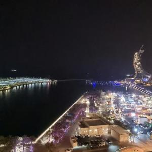 Skyline Luxe Sea view Apartemnt