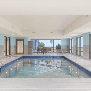 Holiday Inn Express & Suites Elgin - Chicago Northwest by IHG