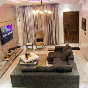 Spacious 4 Bedroom With Fast WIFI 24hours Light and Secured Close to Lekki Conservation