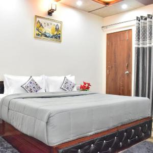 The Couples Paradise Balcony Kasauli Hills