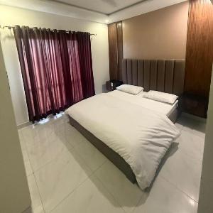 Executive Goldcrest Mall Apartments DHA Phase 4 Lahore