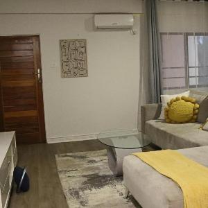 The Mallside Apartments-Roadside