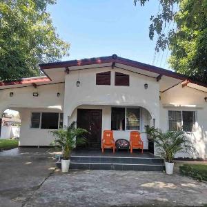 Cozy house in Vientiane
