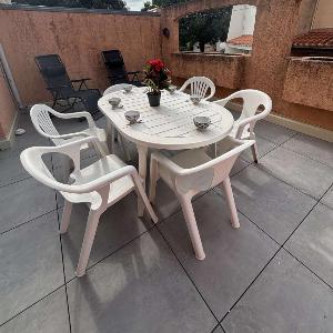 Appartement trois pièces climatisé avec terrasse- AR021-034
