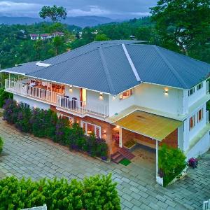 Munnar Ice Pellets Resort with Pool by VOYE HOMES