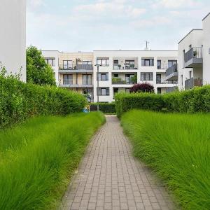 Stylish Apartment for 4 People with Parking in Poznań by Noclegi Renters