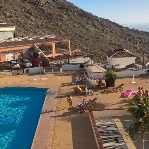 Apartment 3 Bedrooms Heated Pool