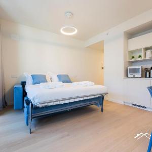 Waterfront Lux | 2BR | A/C| Parking By Tilo