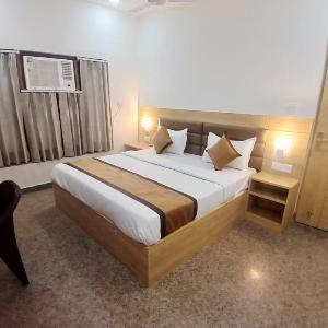 Hotel Devi Ram Atithi Bhawan Near Banke Bihari Mandir
