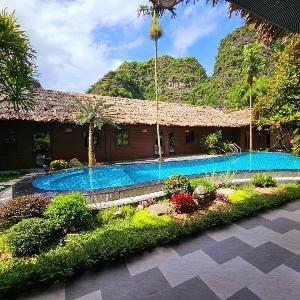 An Riverside Ecolodge