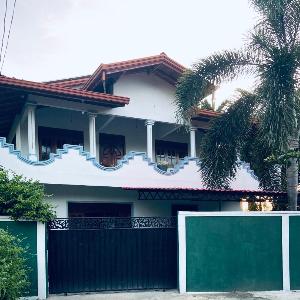 Villa Glitter Gateway