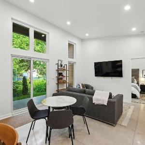 500 House - Unit B townhouse