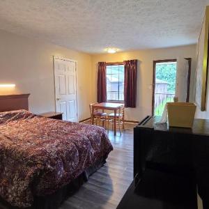 Deerfield Lodge