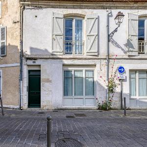 Gorgeous Apartment In La Rochelle With Wifi