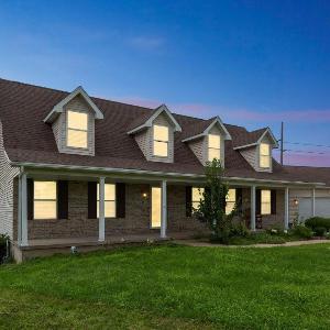 Oglesby Vacation Home home