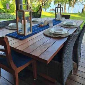 Angels Beachhouse - Beachfront fast internet Queen beds new owners