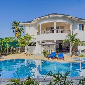 Elegant 5BR Diani Villa with Pool & Beach Access